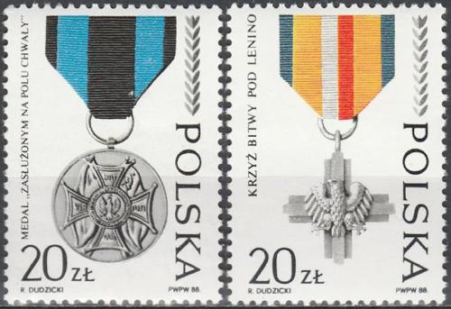 Potovn znmky Polsko 1988 Vojensk vyznamenn Mi# 3165-66